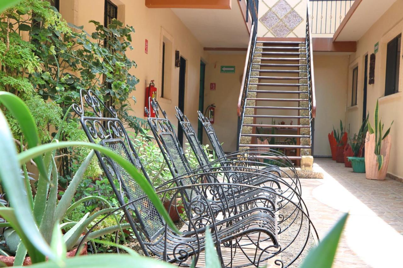 Hotel Casa Pellegrin Мерида Экстерьер фото